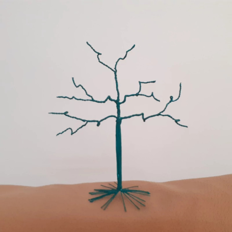 درخت سیمی مفتولی سبز رنگ آکرولیک