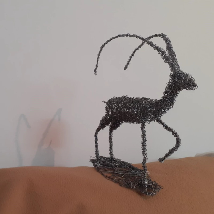 مجسمه دست ساز سیمی بز کوهی فیگوسیم